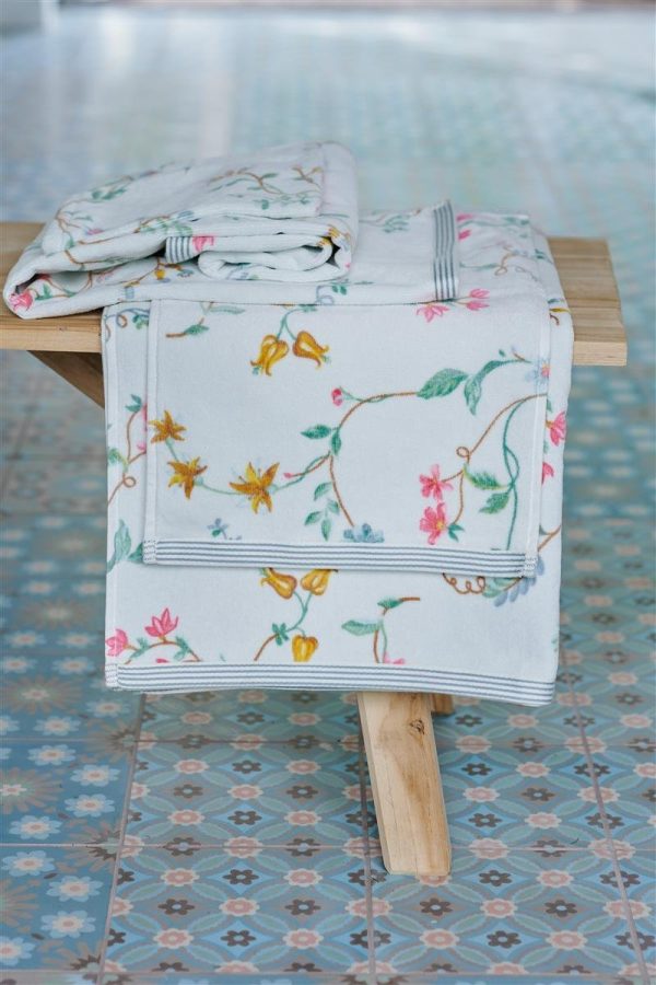 Les Fleurs White
